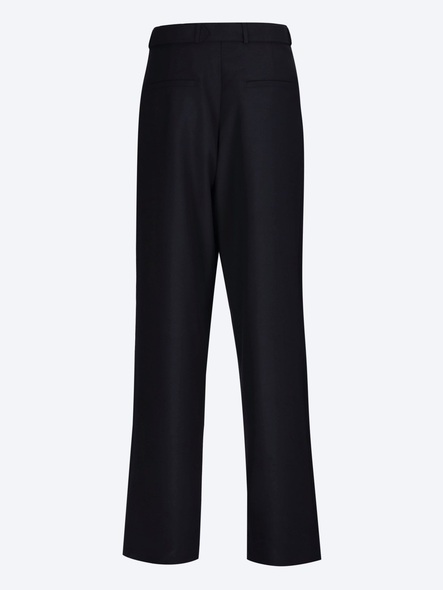High-waisted pleated pants 3