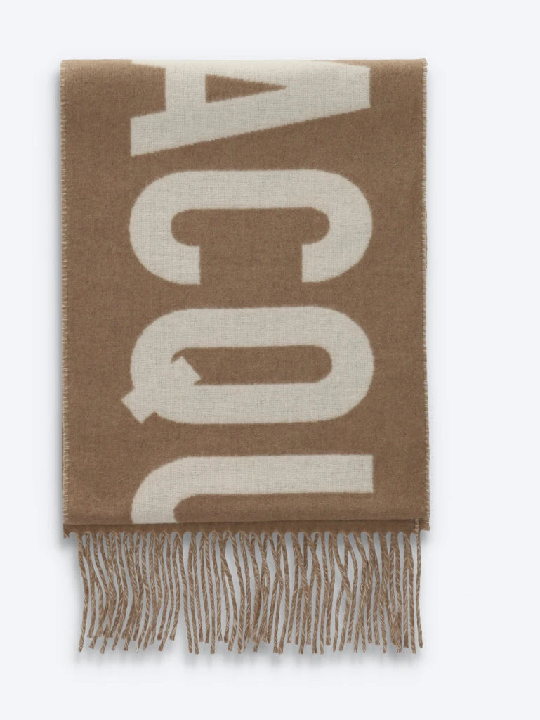 Jacquemus-Schal 2
