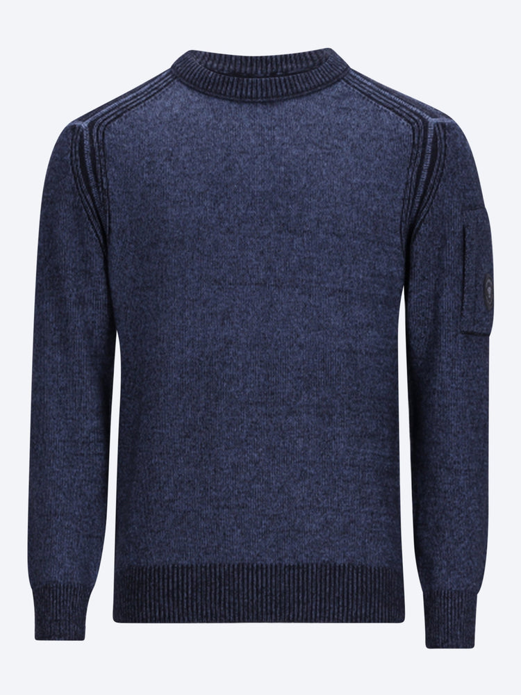 Pull ras du cou en tricot 1
