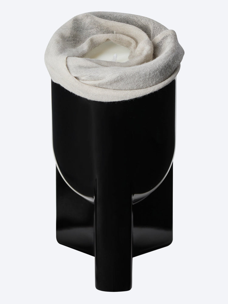 L apparition black scented candle 2