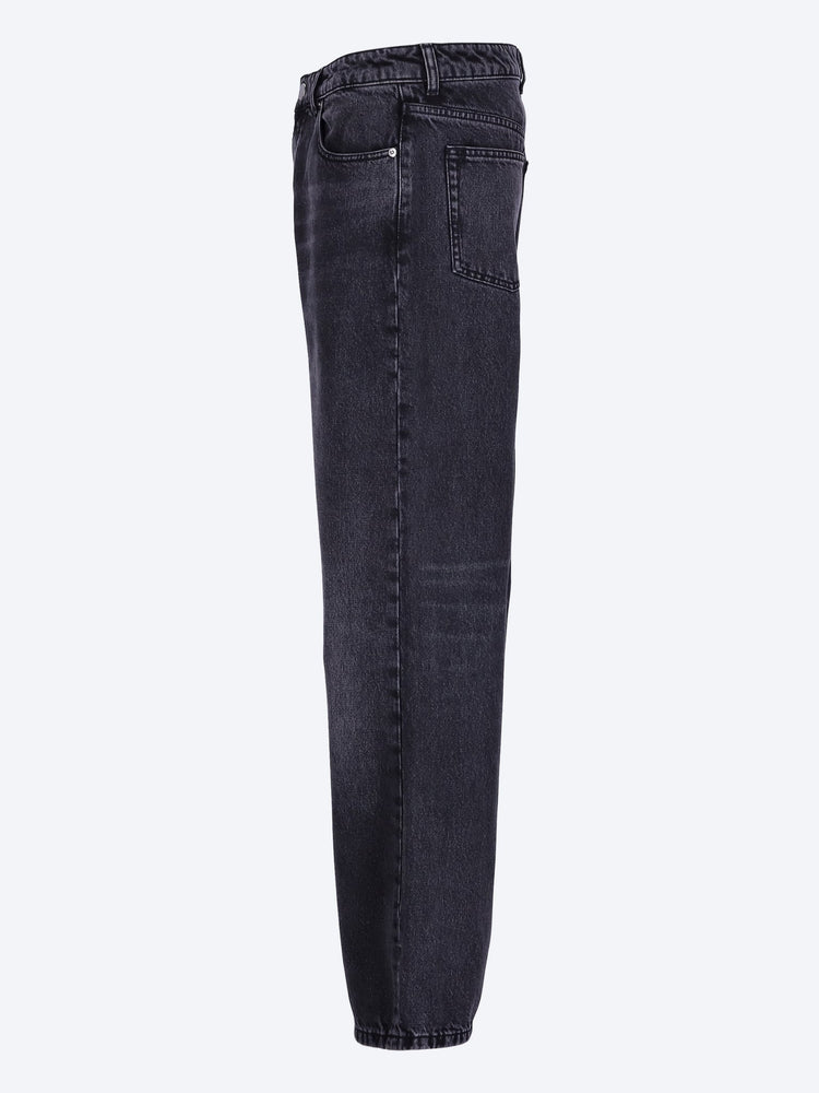 Large fit jeans 2