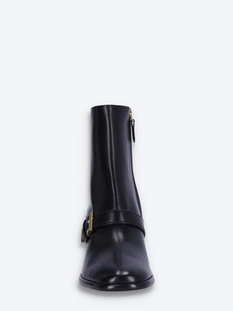 Leather ankle boots 3