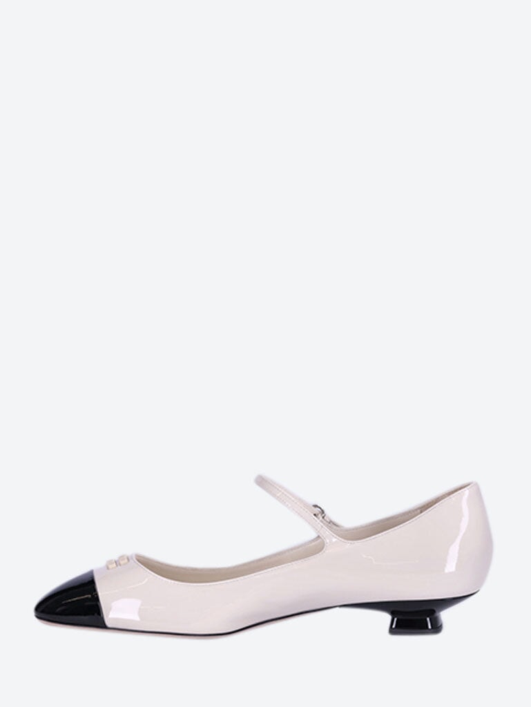 Two-tone patent leather pumps 4