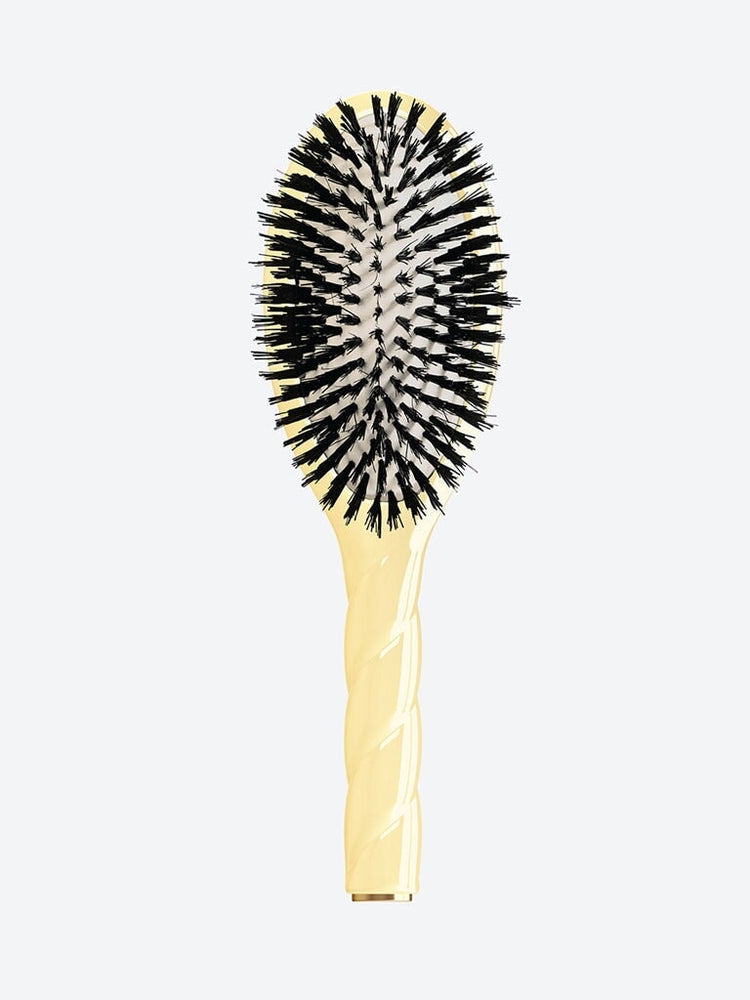 N.01 the universal large brush cair 1