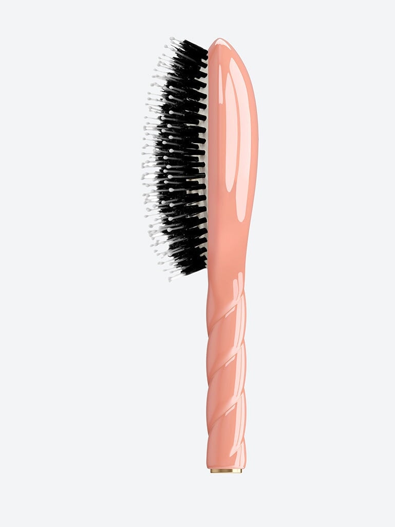 N.03 the essential soft large brush orange 2