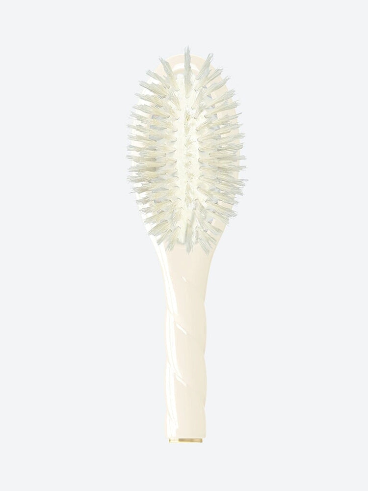 N.06 BROSSE ENFANT 1