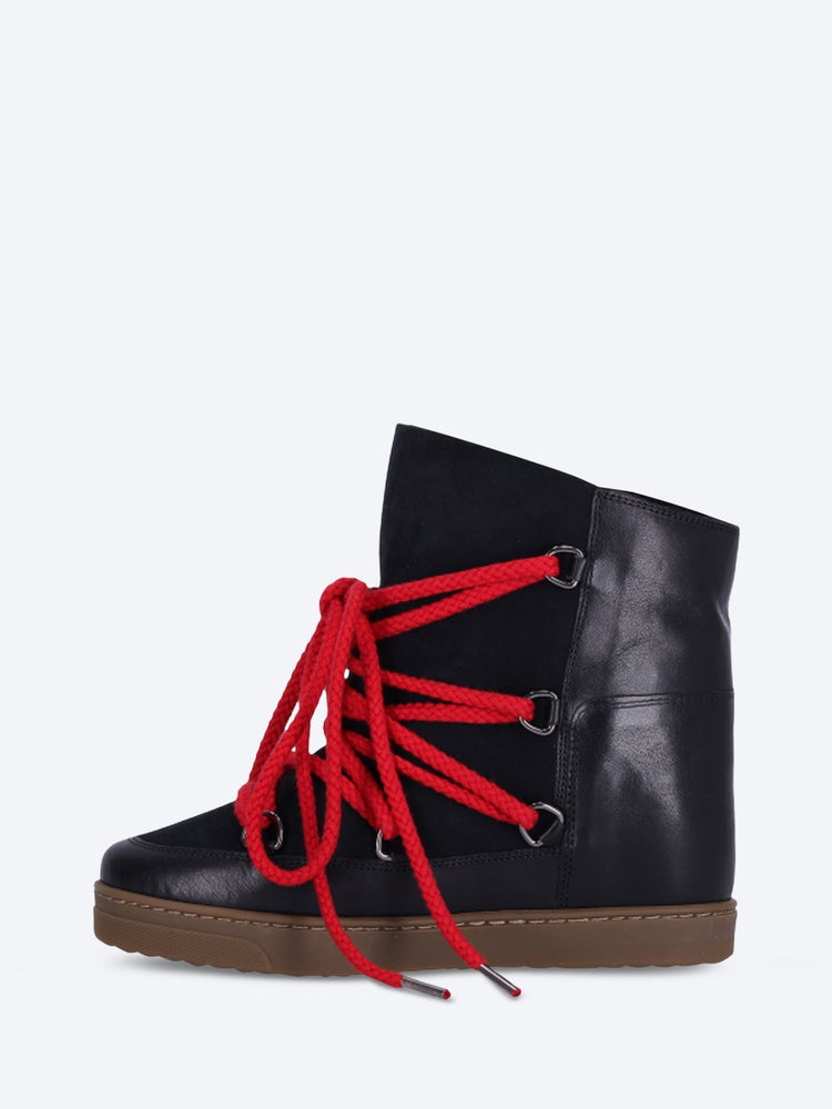 Nowles-Stiefel 4