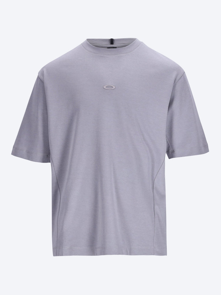 T-shirt piloté par Oakley 1