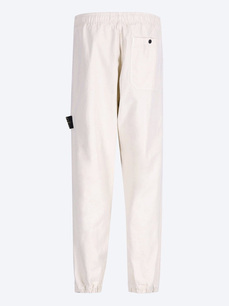 Old effect garment dyed pants 3