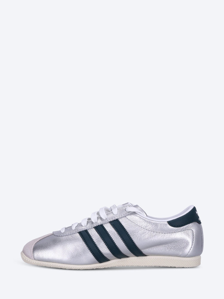 Paris w sneakers 4