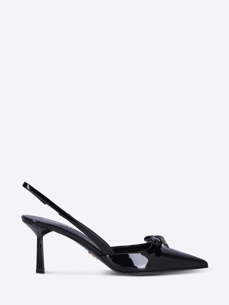 Patent leather pumps 1