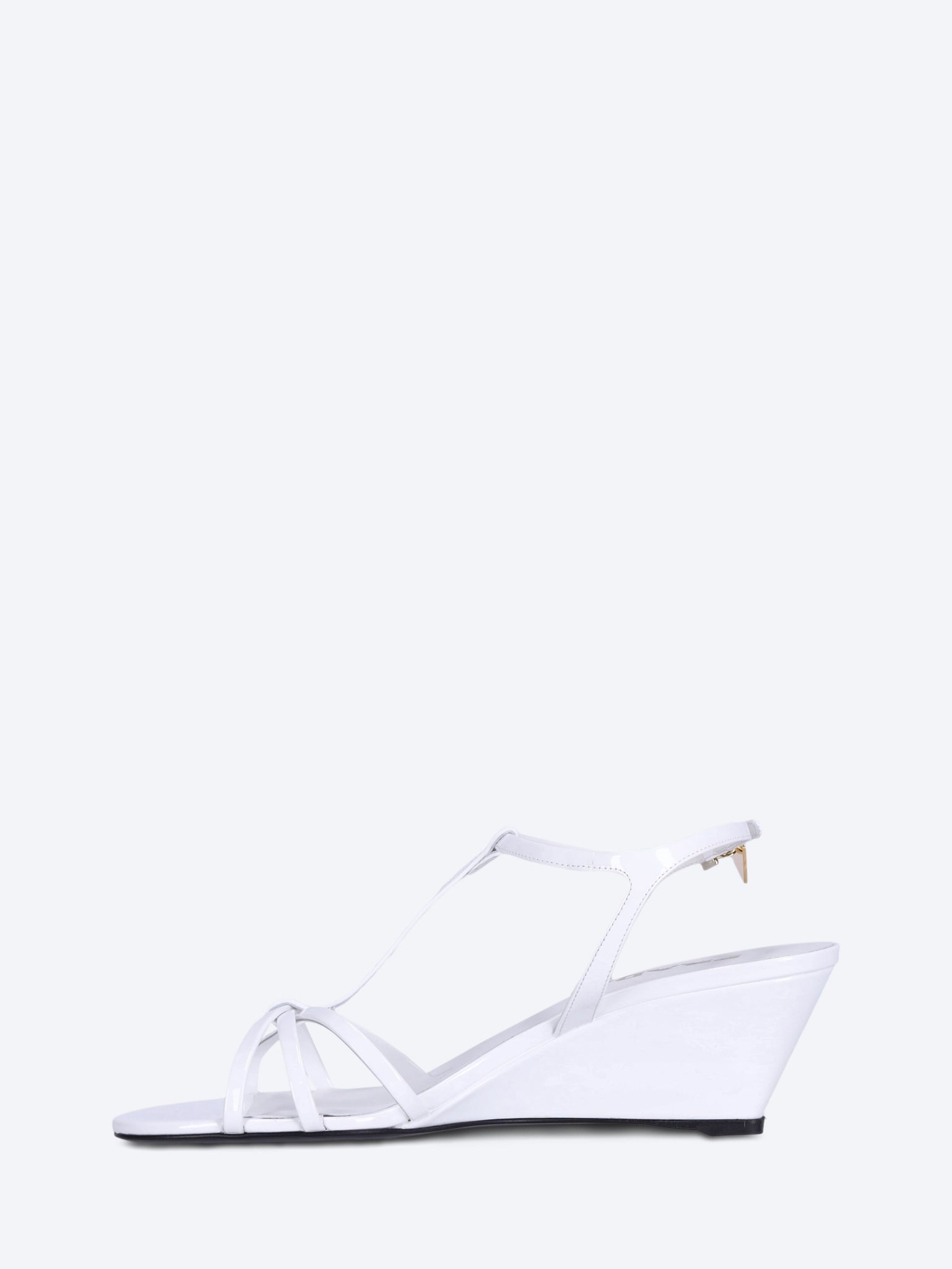 Sandalen aus Lackleder 4