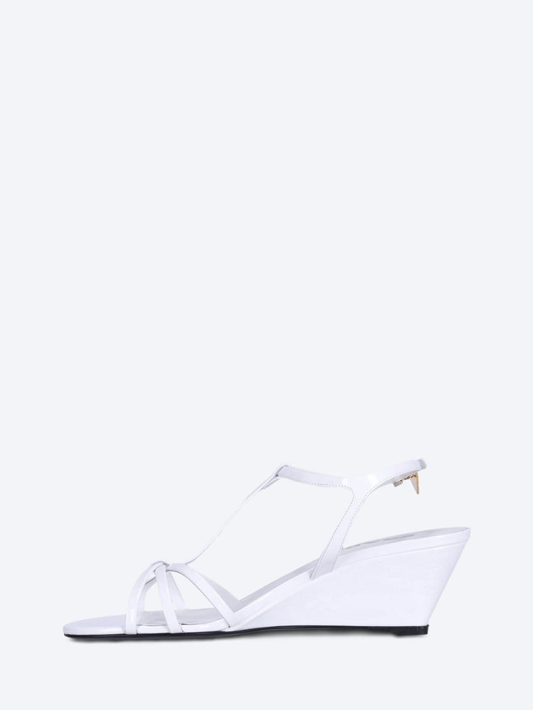 Sandalen aus Lackleder 4