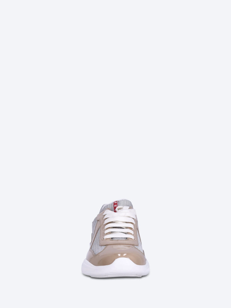 Sneakers aus Lackleder 3