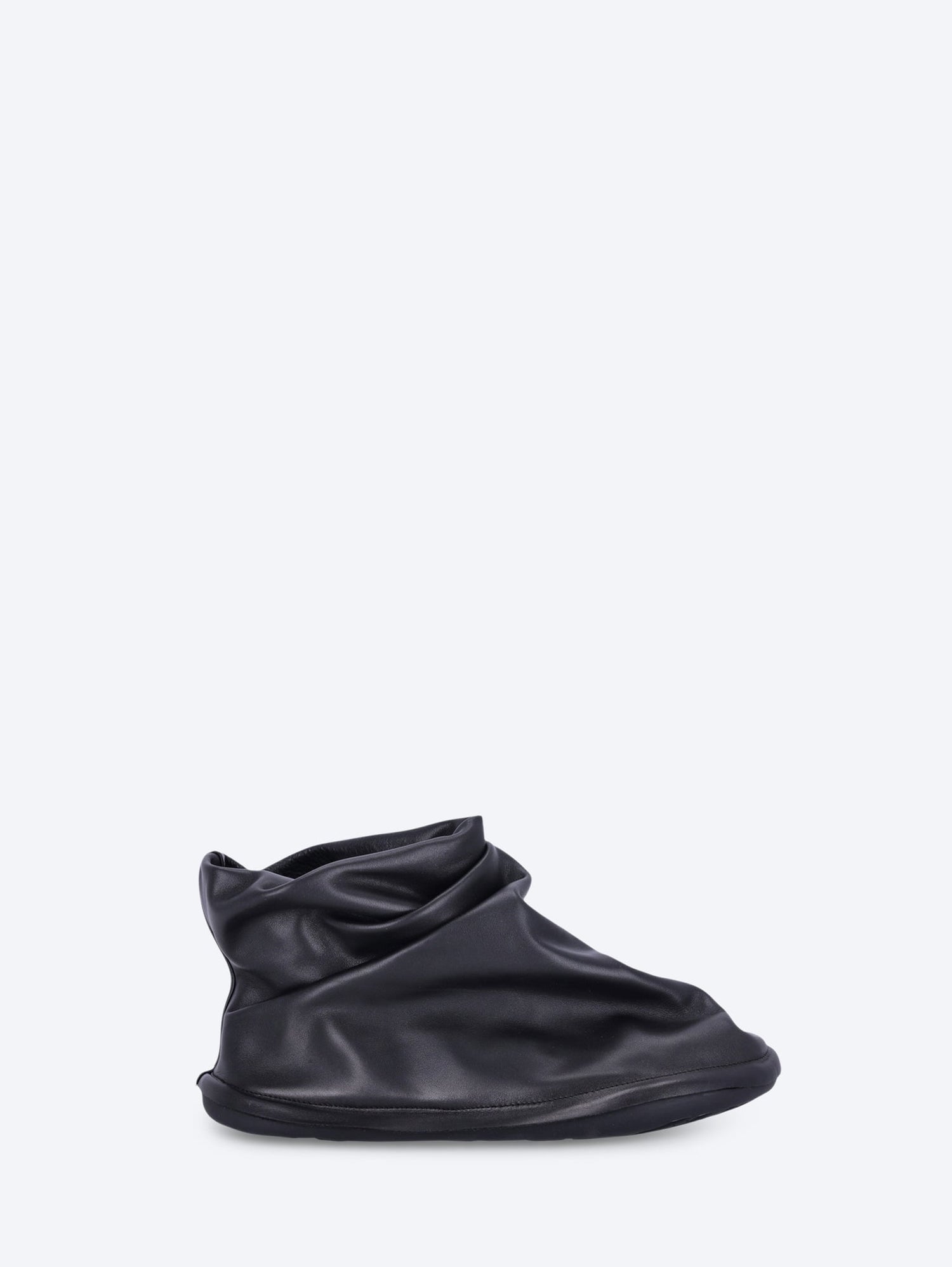 BOTTES