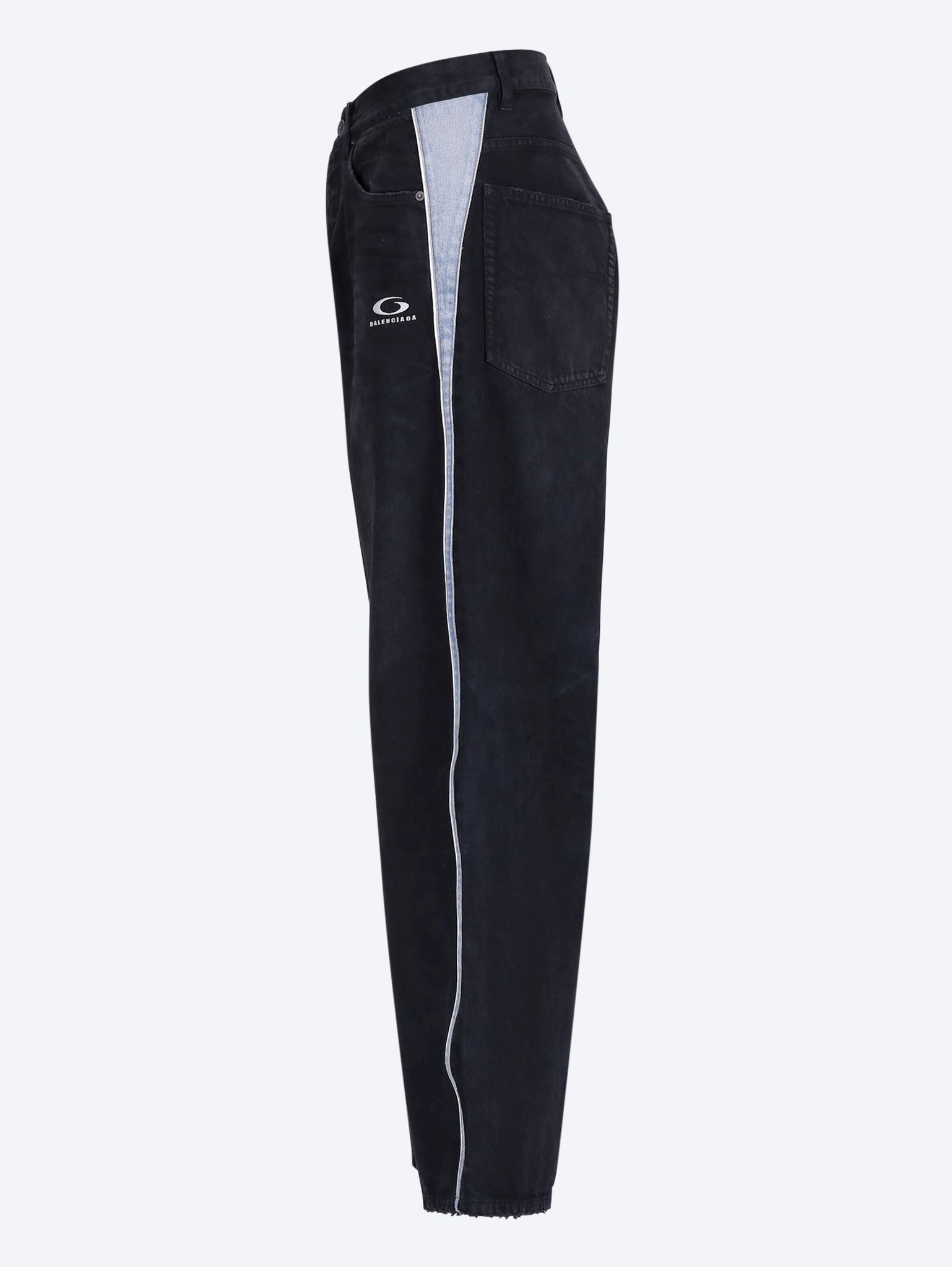 Piping details pants 2