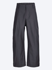Enfiler un pantalon ref: