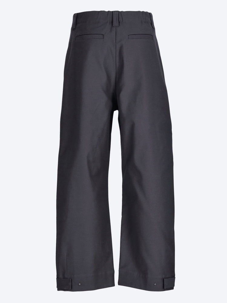Enfiler un pantalon 3