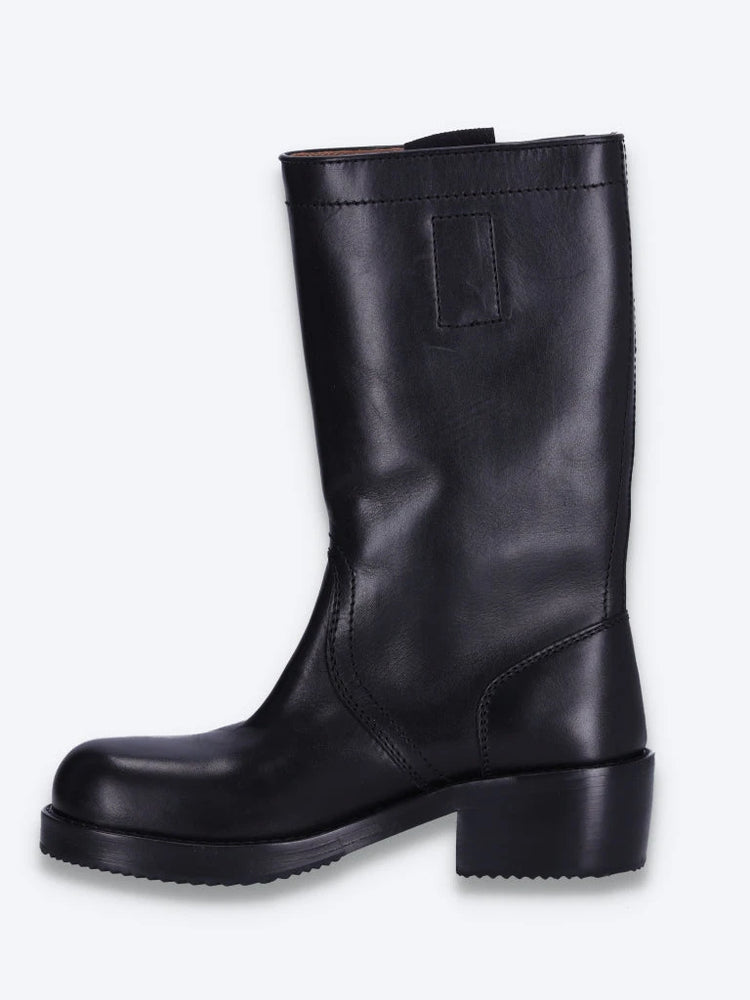 Rounded toe workwear boots 4