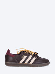 Samba und mit Turnschuhen ref: