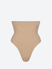 Nahtlos geformter Tanga mit hoher Taille ref: