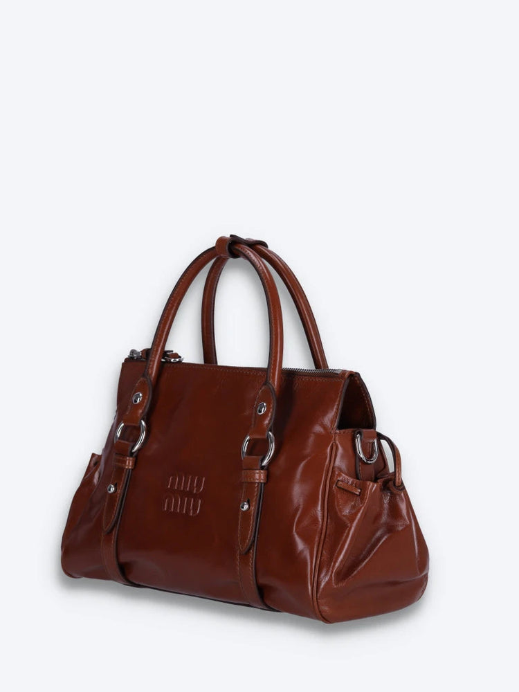 Handtasche aus glänzendem Leder 2