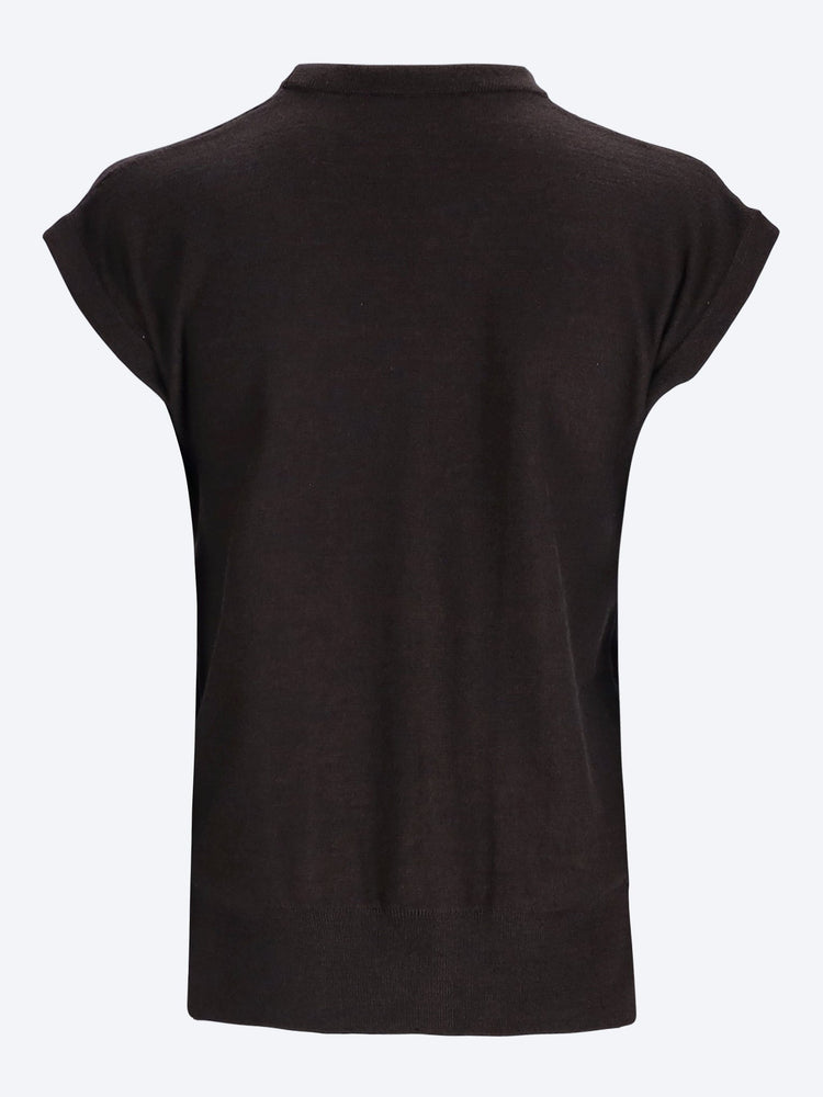 Sleeveless buttoned top 3