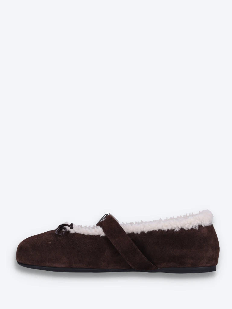 Ballerinas aus Wildleder und Shearling 4