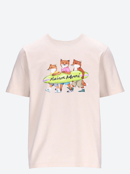 Surfing foxes comfort t-shirt