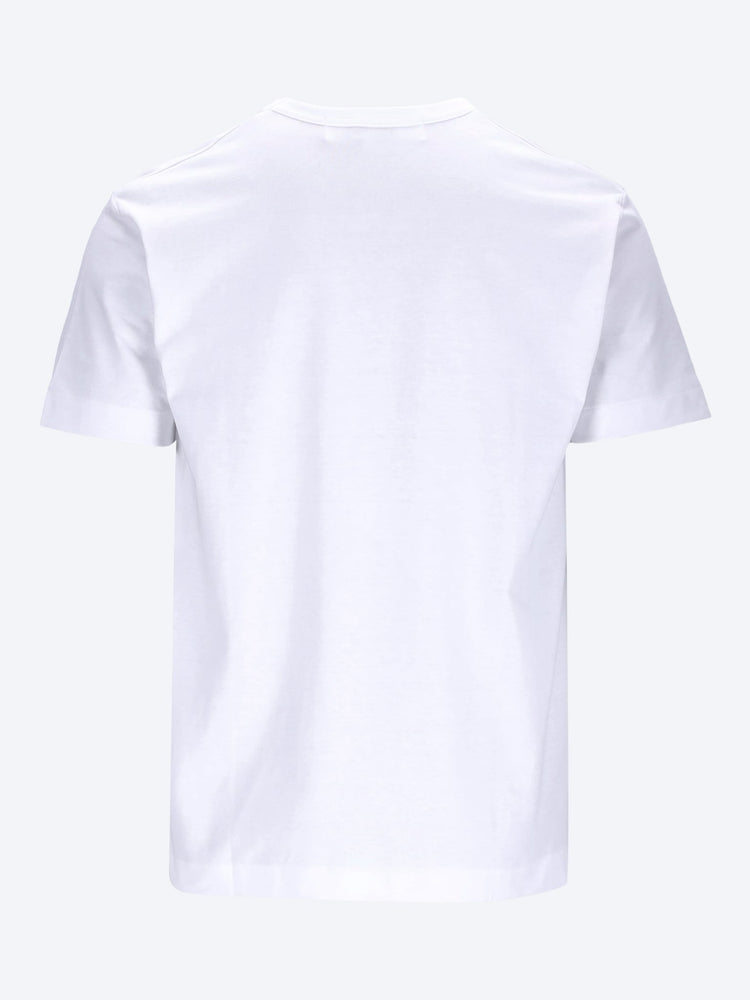 T-Shirt mit rotem Emblem 2