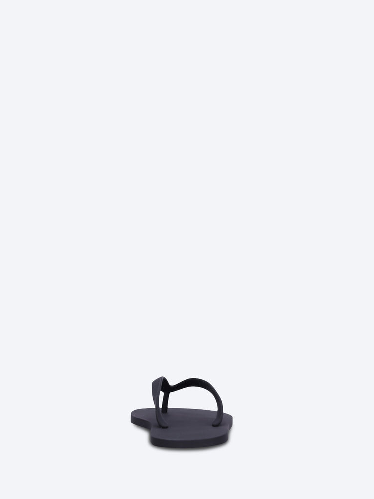 Die flachen Sommer-Slides von Christian Louboutin 5