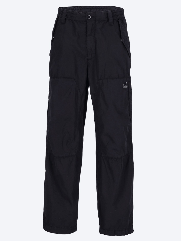 Trousers with cargo pockets 4