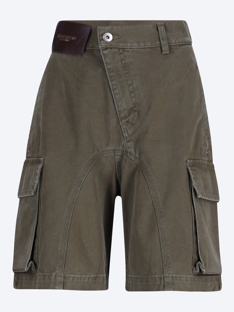 Shorts mit gedrehten aufgesetzten Taschen 1