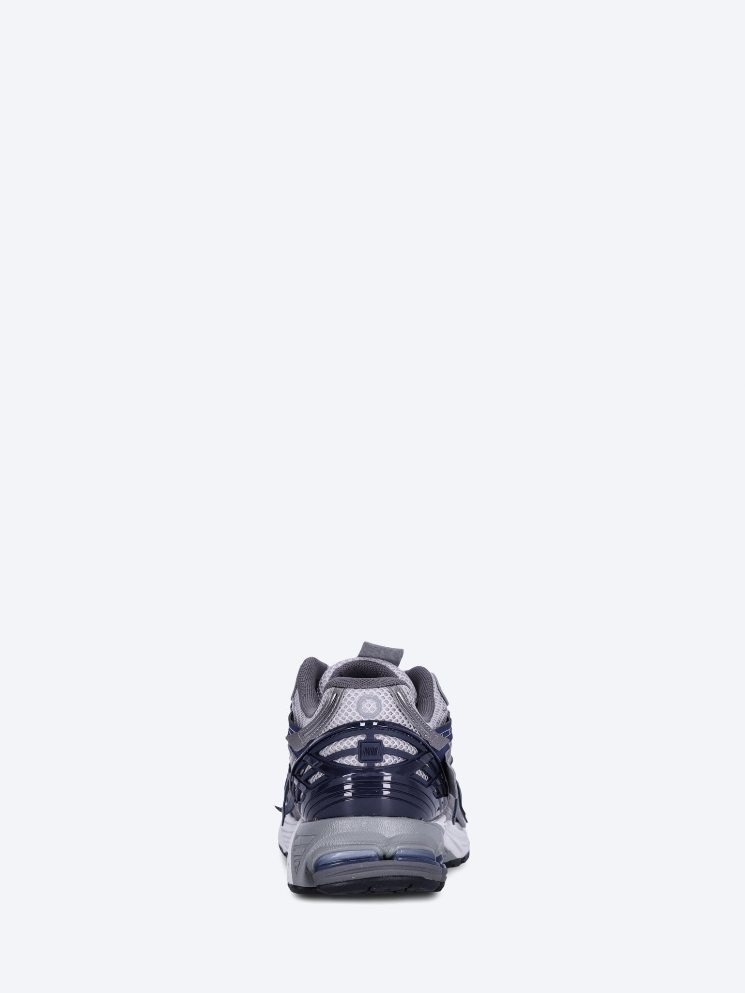 U1906av1 sneakers 5