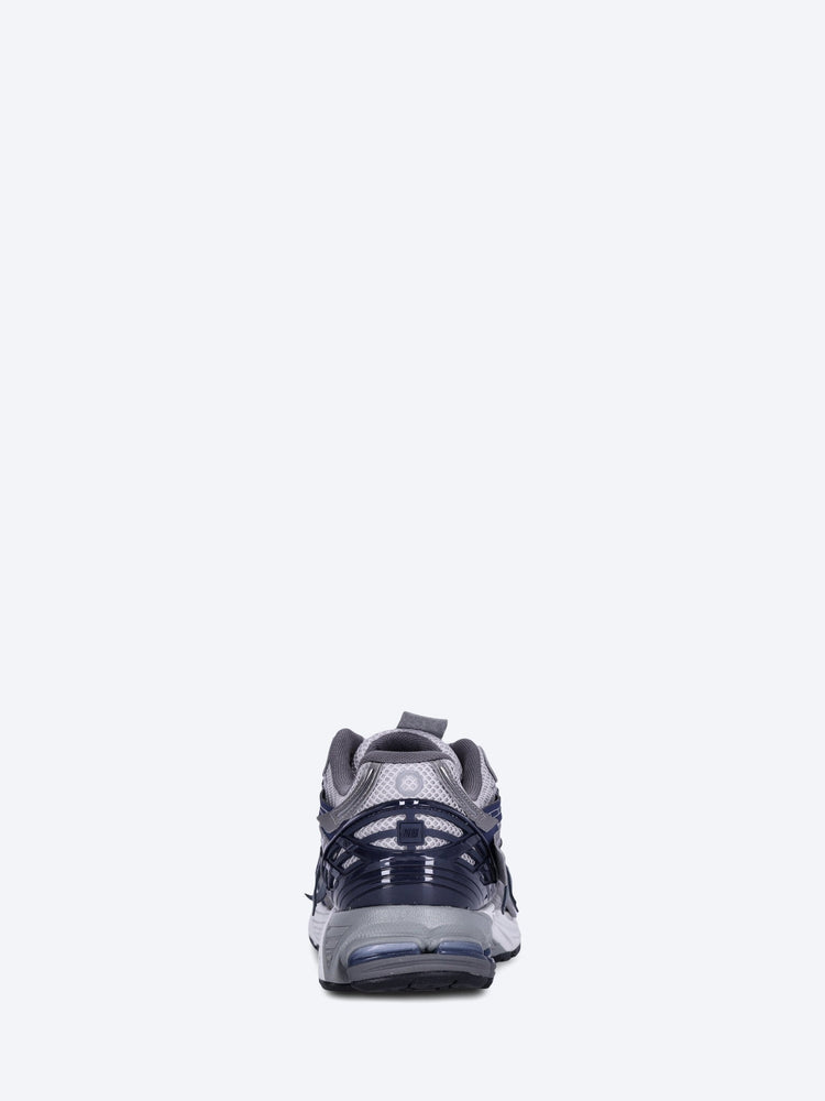 U1906av1 sneakers 5