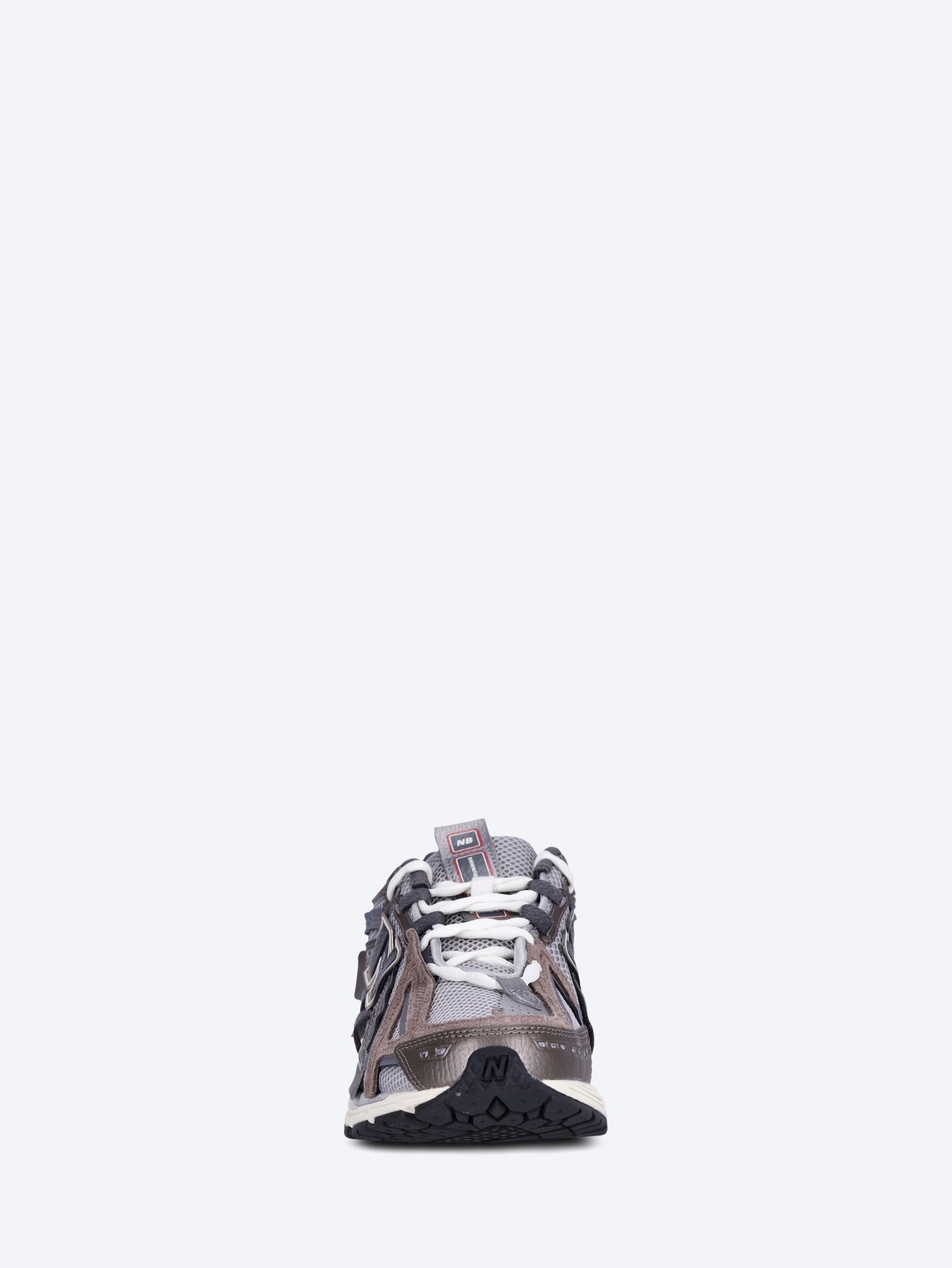 U1906av1 sneakers 3