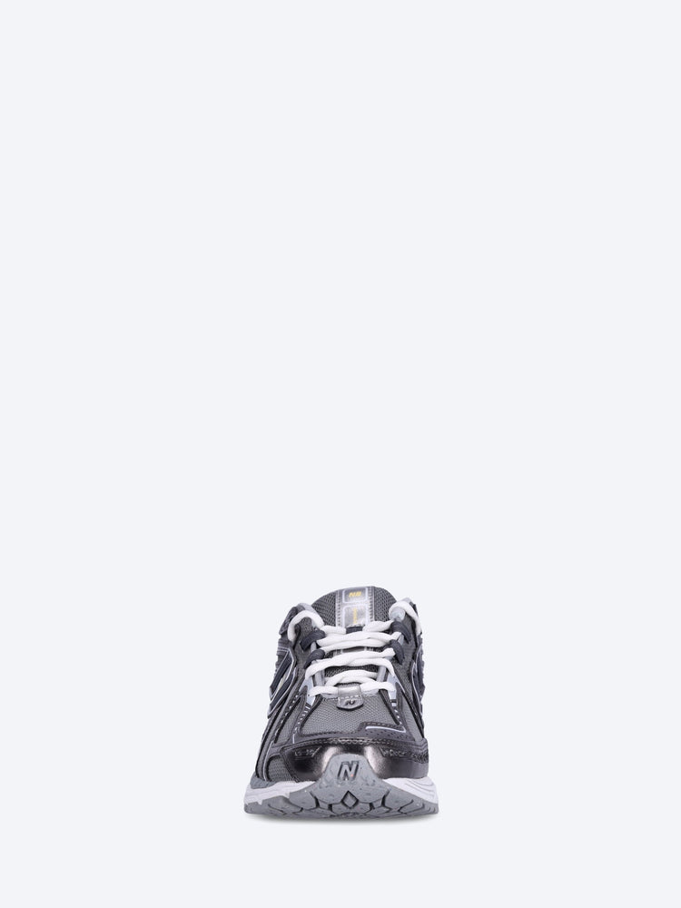 U1906rv1 sneakers 3