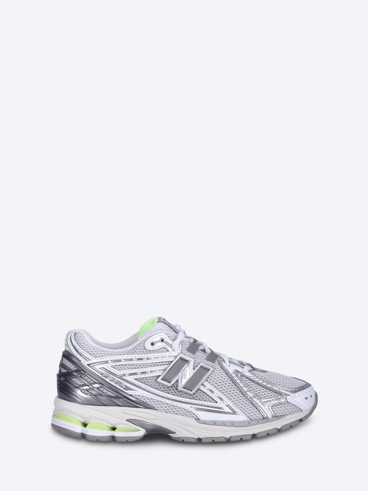 U1906rv1 sneakers 1