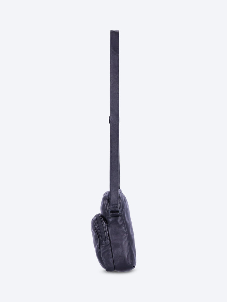 BALENCIAGA UNDER ARMOUR クロスボディ ポーチ 国内発送☆BALENCIAGA×UNDER ARMOUR】クロスボディ ポーチ