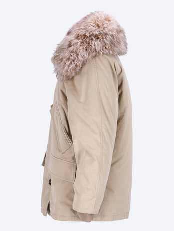 W/ fur collar and buttons jacket