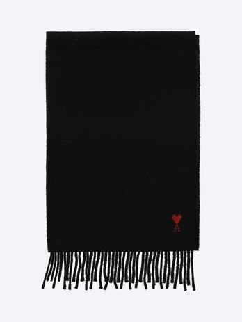 Wollschal mit roter Ami de Coeur-Stickerei