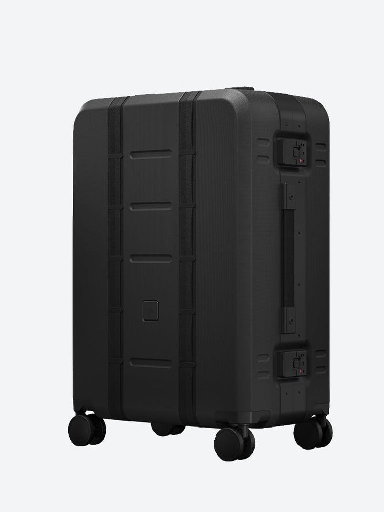 RAMVERK PRO CHECK-IN LUGGAGE MEDIUM BLACK OUT 2