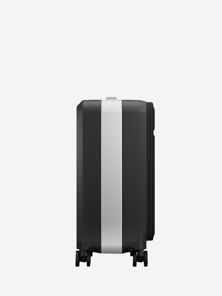 RAMVERK PRO FRONT-ACCESS CARRY-ON SILVER 3