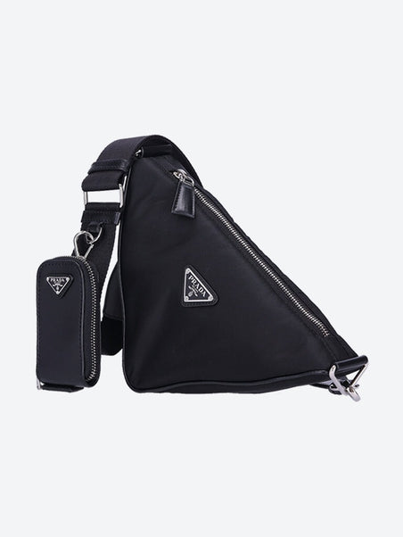 Sac à main en cuir triangulaire